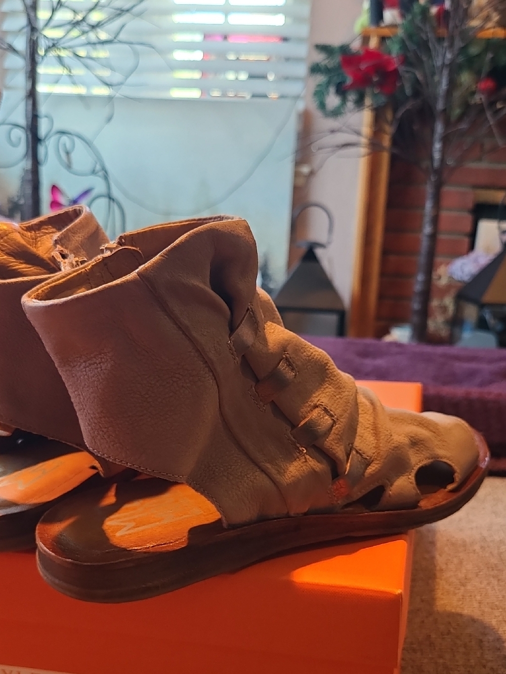 Miz Mooz Taupe Women's Open-Toe Leather Sandal Size EU 40 = USA 9-9.5 - Picture 9 of 10